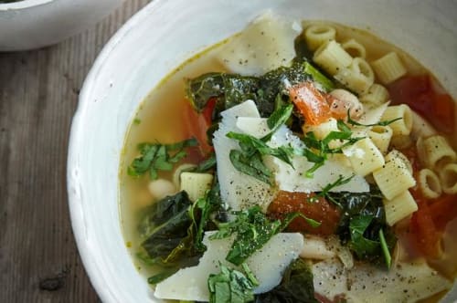 Grøn minestrone med palmekål