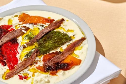 Grillede peberfrugter med hjemmelavet stracciatella og ansjoser