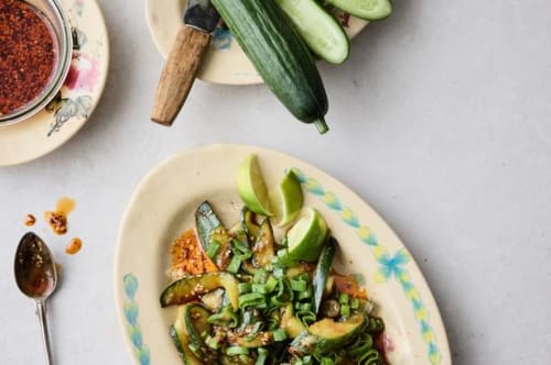 Sprød agurkesalat med miso-honning dressing 