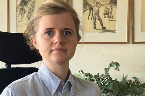 Jeg er forsker på Novo, har læst på Harvard og er ph.d. Det er absurd ydmygende, at min sagsbehandler spørger, hvor mange minutter jeg skider og tisser om ugen