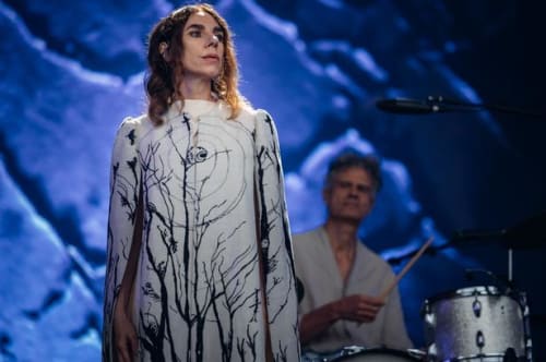 Hvad lavede PJ Harvey egentlig på Orange Scene lørdag aften? 