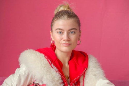 Den pink D&G-taske opfylder alle feministens behov 