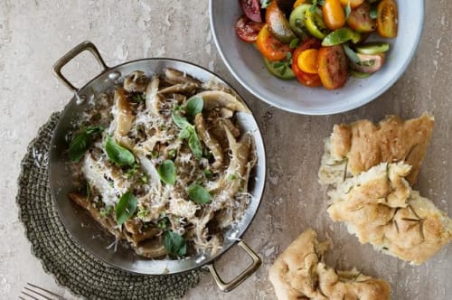 Braisseret fennikel med tomatsalat og foccacia