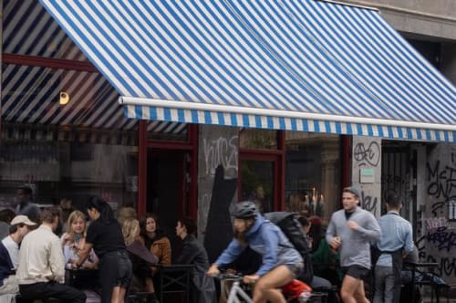 Det er et mirakel, at man kan spise så gode pitabrød på et så lille og undseeligt sted