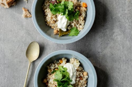 Krydret perlebyg med yoghurt