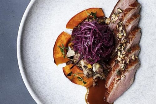 Saltet andebryst med confit og kastanjer
