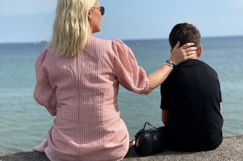 Måske vil mange hvide, privilegerede mennesker kalde det drengestreger, men det er racisme