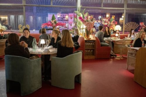 Ny restaurant i Kødbyen føles som at være på natklub. Og det er en kompliment