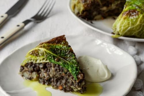 Fyldt kål med koriander-cremefraiche