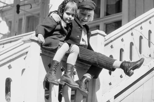 I Mariannelund er Astrid Lindgrens elskelige skarnsknægt her, der og alle vegne 