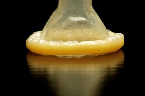 Her er et bud på, hvad vi skal kalde stealthing på dansk