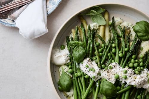 Asparges de luxe med ricotta og buratta