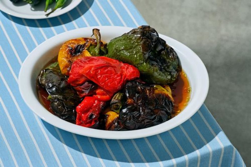 Der sker noget magisk når peberfrugten kommer under grill. Smag det her 