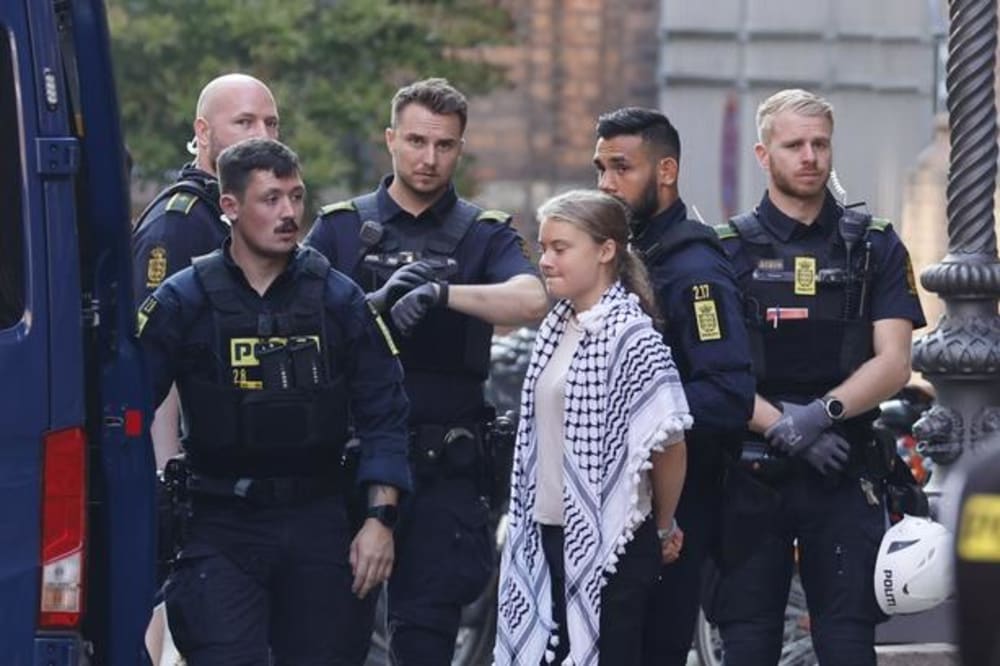 Greta Thunberg anholdt under studerendes besættelse af Københavns Universitet