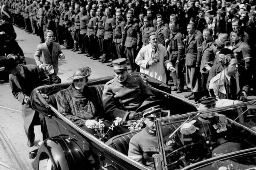 Omdiskuteret bog om kongehusets naziforbindelser er velskrevet ... men historisk noget makværk