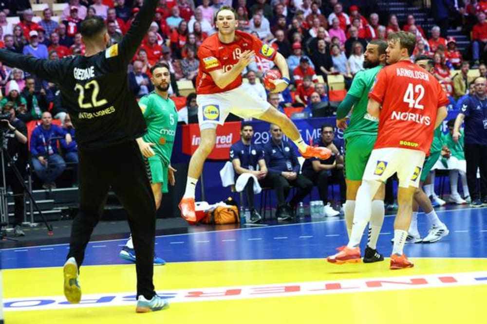 Mathias Gidsel viste nok engang, hvorfor han regnes for verdens bedste håndboldspiller lige nu. .Foto: Bernadett Szabo/Ritzau Scanpix