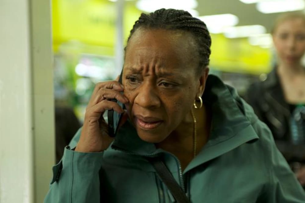 Kan du genkende hende fra 'Hemmeligheder og løgne', der indbragte hende en Oscarnominering? Marianne Jean-Baptiste er blevet genforenet med Mike Leigh efter knap 30 år
