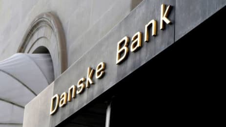 Danske Bank nedlægger op mod 1600 stillinger