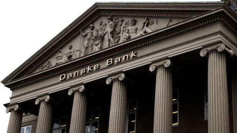 Danske Banks lander overskud langt under forrige år men indtægterne holder stand