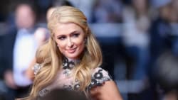 Hun blev kendt som verdens dummeste blondine - men Paris Hilton har tjent kassen på dine fordomme