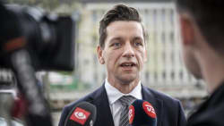Regeringen vil undersøge, om statsborgerskabsansøgere kan screenes for 'antidemokratiske holdninger'