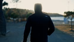 Kasper har bandegæld og er på flugt i udlandet: 'Jeg frygter, de finder mig'