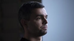 Rasmus Lauge er manden, der holder snor i det danske angreb, som til tider kan have lidt for meget fart på