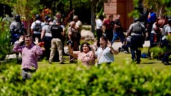 To døde og seks såret efter skyderi på universitet i Florida