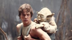 ’May the Force be with you’: Når russerne bomber, er det Luke Skywalker, der advarer ukrainerne 