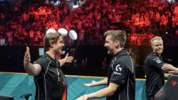 Trods bøvl med mavsen kan Astralis søndag slukke titeltørsten