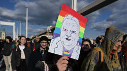 Orbáns omstridte pride-forbud får nu EU-toppen til at true med hele værktøjskassen