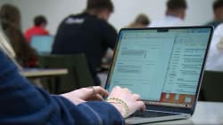 Snyd med ChatGPT spøger på gymnasierne: Nu vil lærere og eksperter fuldstændig nytænke eksamenerne