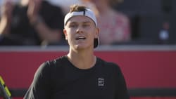 Superservende spanier sender Rune ud af Wimbledon-optakt