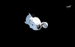 Efter ni måneder er strandede astronauter endelig på vej hjem til Jorden