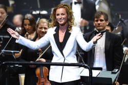 Hun har kun dirigeret på 'amatørniveau'. Italien raser over ny leder af opera