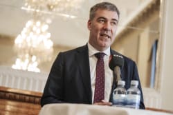 Minister langer ud efter kritiske partier efter ildevarslende analyse af havvandsstigninger