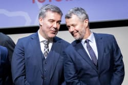 Kong Frederik trækkes ind i Aagaard-krise: Afstemning kan ramle sammen med royalt besøg i Japan