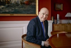 Søren Gade kan fortsætte som formand for Folketinget og Esbjerg Havn: 'Det er en krise for folkestyret'