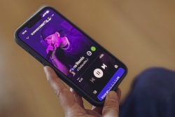 Vi bruger flere og flere penge på at streame musik, men mange musikere kan ikke leve af det