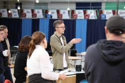 De sidste forberedelser: Kom med til DR's valgcenter i Ringkøbing