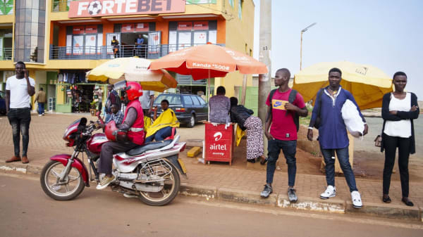 Mens Danmark vil sende asylansøgere til Rwanda, så flygter folk fra det lille afrikanske land