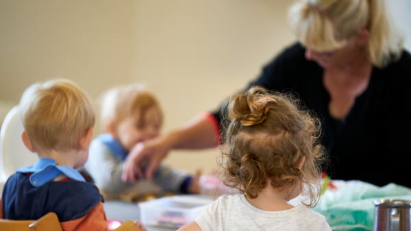 Igen i år er der færre unge, der vil være pædagoger og lærere