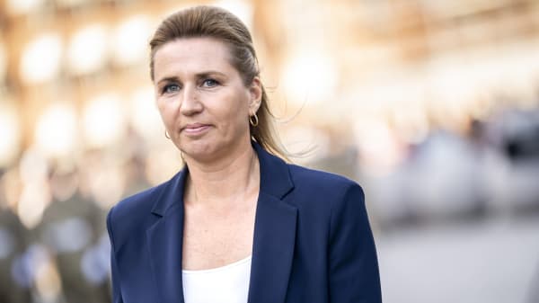 Mette Frederiksen vil skrotte 50 års forbud: S-politikere skal kunne sidde i byråd og Folketinget på samme tid