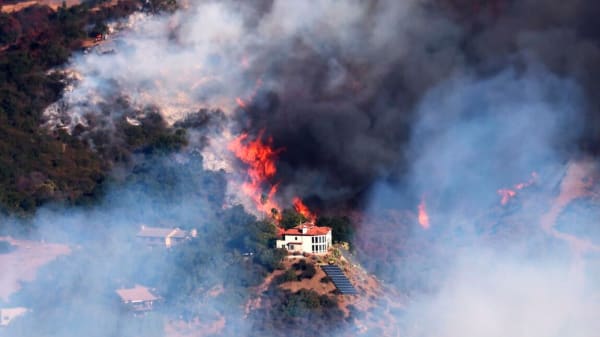 Naturbrande hærger Los Angeles i Californien