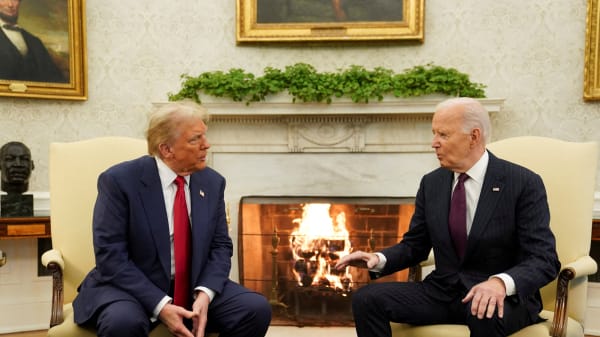 Tovtrækkeri mellem Biden og Trump, der begge vil tage æren for våbenhvilen