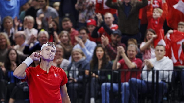 En international tennisturnering på dansk grund opstår ikke på kærlighed og kildevand