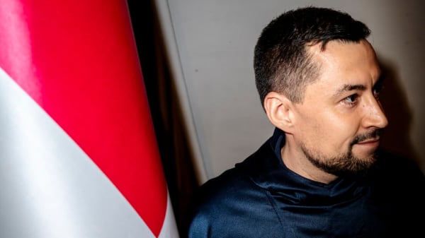 LIVE: Dokumentar skaber heftig debat midt i valgkamp og storpolitisk trekantsdrama