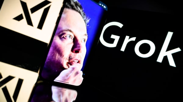 Musks AI-selskab lancerer en ny chatbot natten til tirsdag