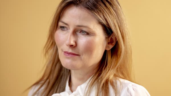 Med farvestrålende tandpasta tog kulturskribent den amerikanske kultur til sig - kan hun slippe den igen? Og vil hun?