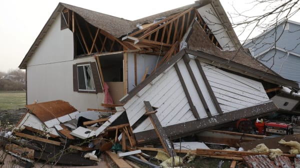 Dødstal efter tornadoer i USA stiger til 33
